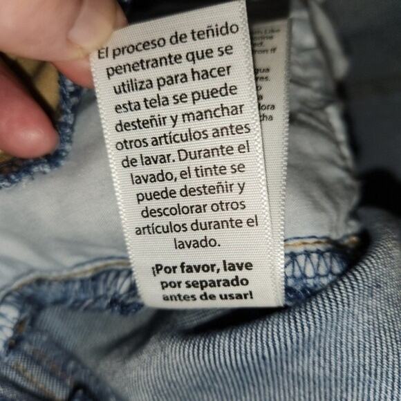 Time & Tru Maternity Light Wash Boyfriend Rollcuff Destroyed 2Xl (20) NWT - Picture 5 of 12